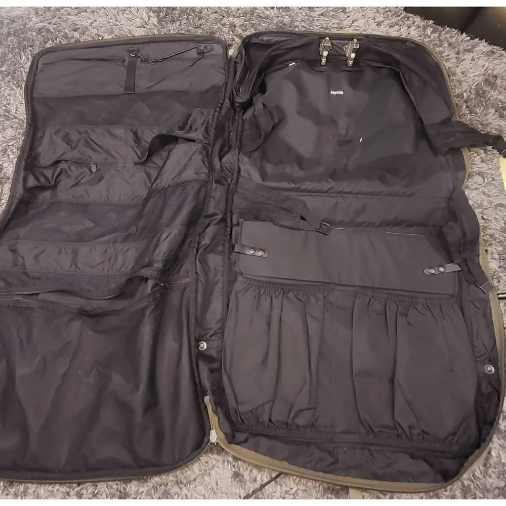 Briggs & Riley wardrobe bag